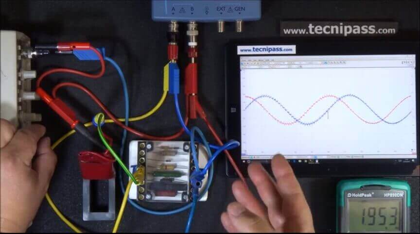 Oscilloscope USB PicoScope relié à une tablette, mesure sur un circuit RL Oscilloscope USB PicoScope relié à une tablette, mesure sur un circuit RL